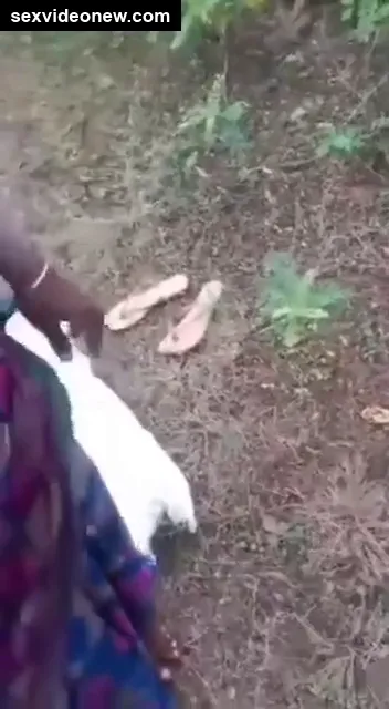 Telugu aunty and lover outdoor video with clear audio