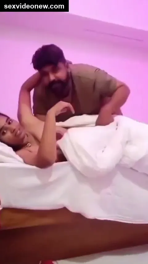 Fat landlord and big boobs tenant Bhabhi fuck scandal