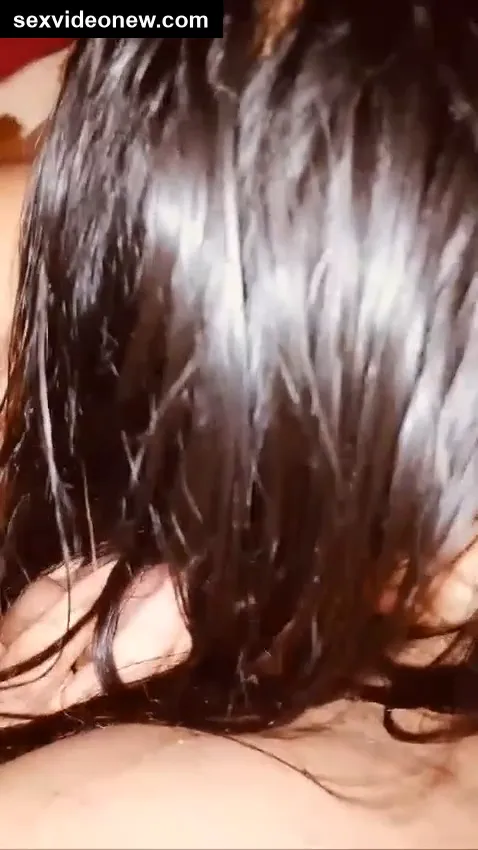 Desi bhabhi sucks cock in xxx honeymoon video
