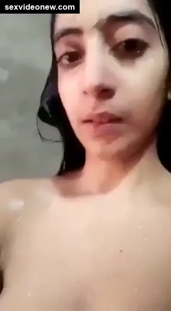 Telugu girl showing hot fuddi in nude bathroom mms