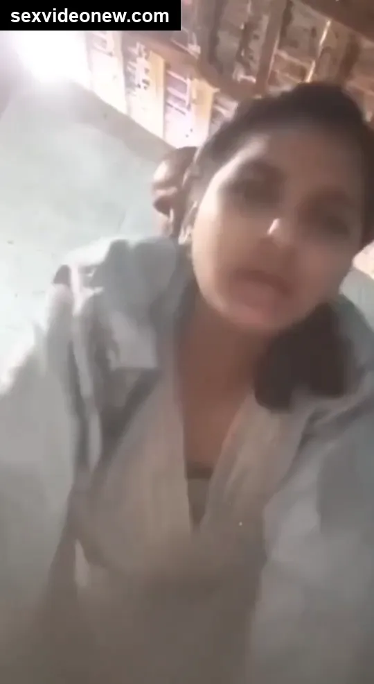 Village hot maal fucked in doggy pose (she farts)!