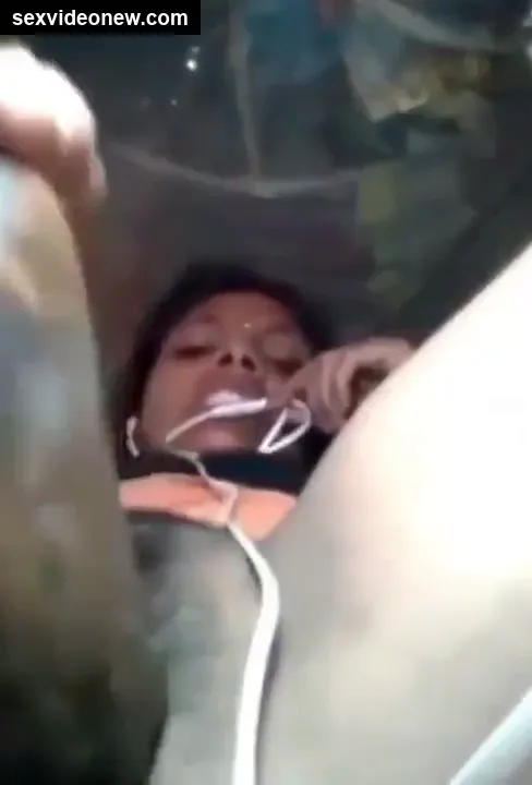 Village bhabhi fucking chapati roller in selfie