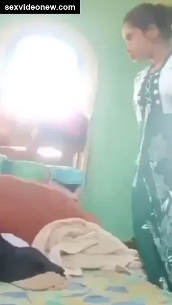 Honry girl fucking her horny chut with belan