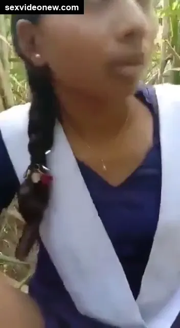 Young UP girl fucking in farm with lover