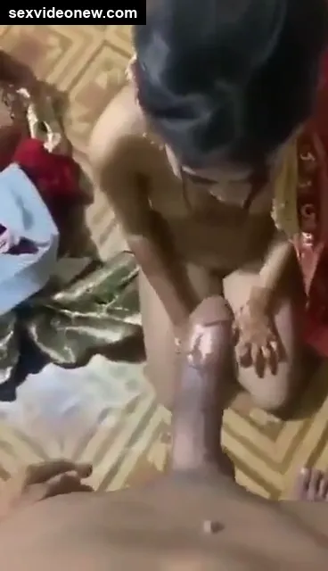 Telugu Bhabhi sucking big lund and riding it nicely