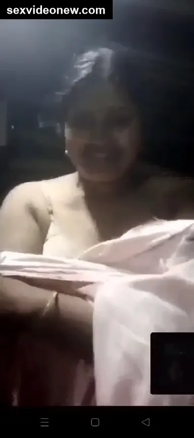 Innocent odiya milf showing pussy in nude video chatting