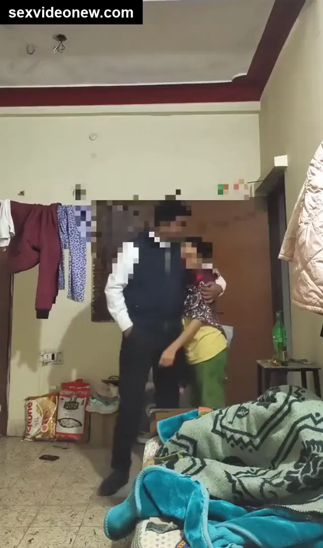 Desi bhabhi sucks and fucks her lover's big cock