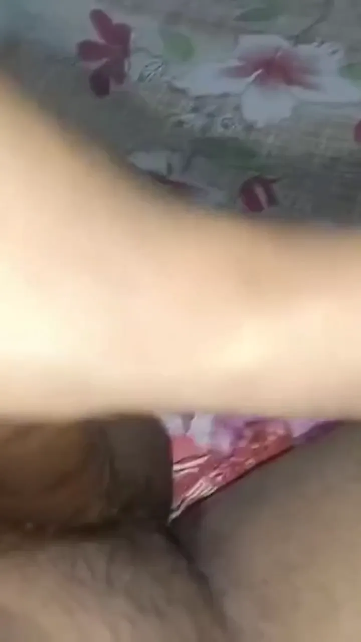 Telugu wife giving oil massage to lund