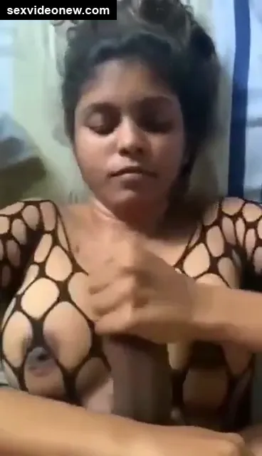 Telugu kamwali baai stroking 9 inches long cock