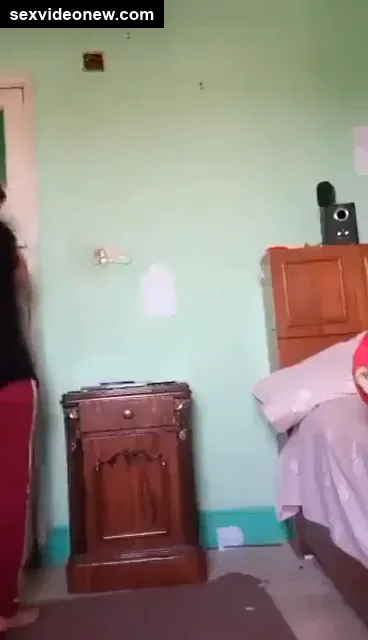Hot assam mom showing everything in full nude mms
