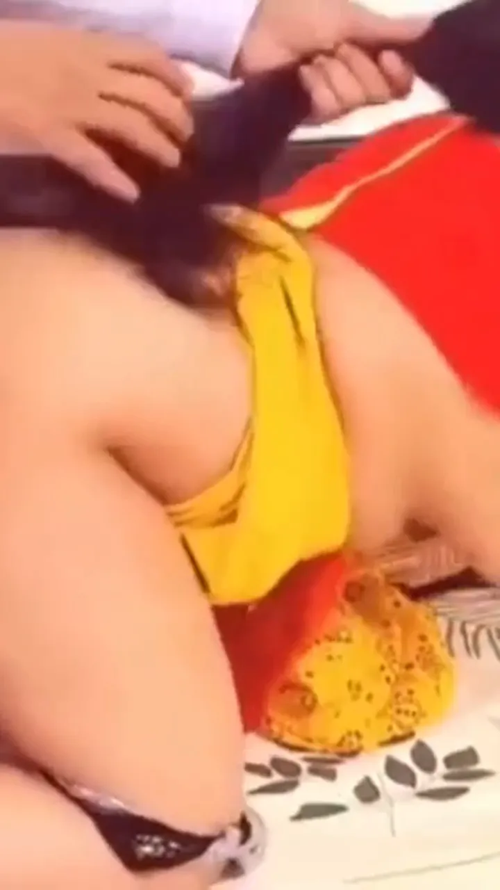 Housewife in saree fucking in ghodi style with lover