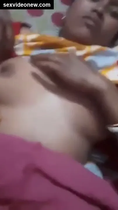Budha uncle fucking kamwali bhabhi without condom