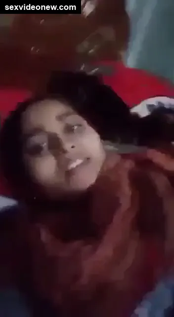 Kamuk Indian muslim girl opened her juicy pussy in selfie