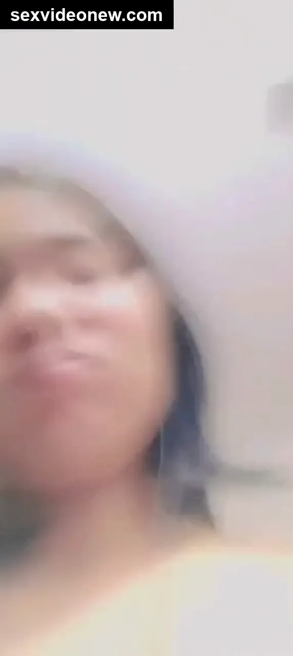 Chubby boobs girlfriend showing hairy pussy to lover