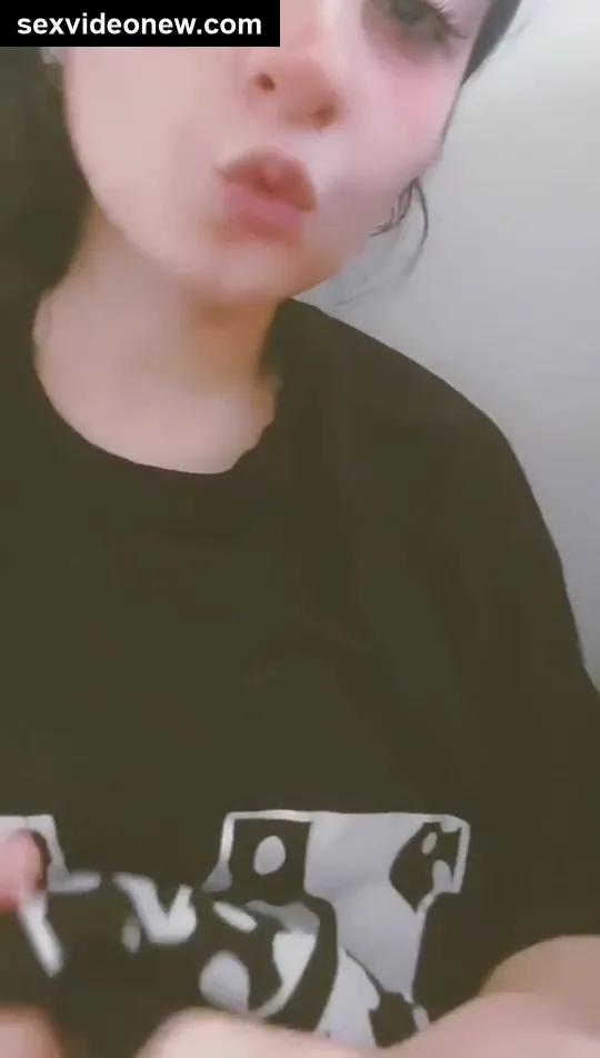 Telugu tiktok babe showing her pink boobs