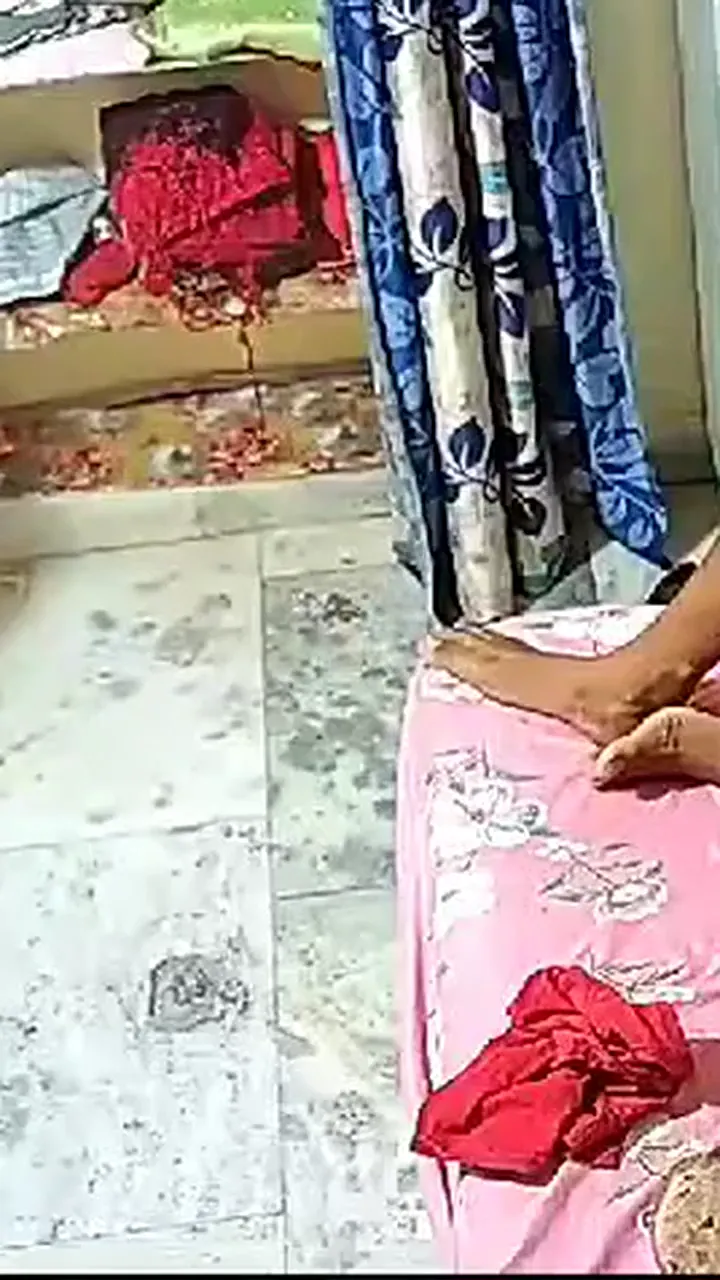 Husband caught cheating wife in CCTV