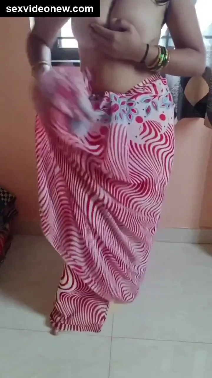 Chhinal bihari bhabhi shows body in naked dance mms