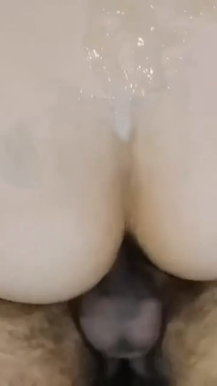 Big gaand wife cuckold sharing short clip