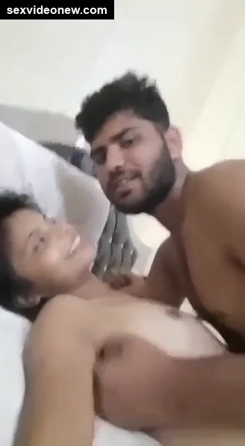 Haryana gujjar fucking slim gf in oyo rooms