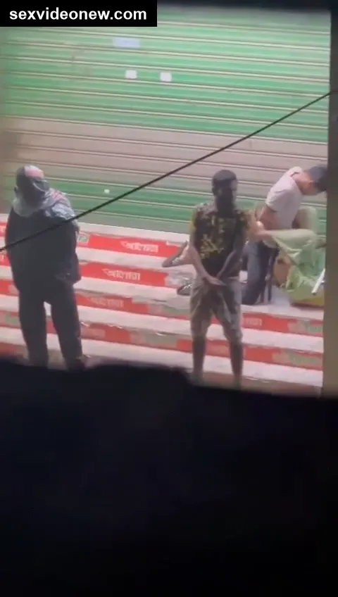 Local randi Bhabhi fucked on shopping centre stairs