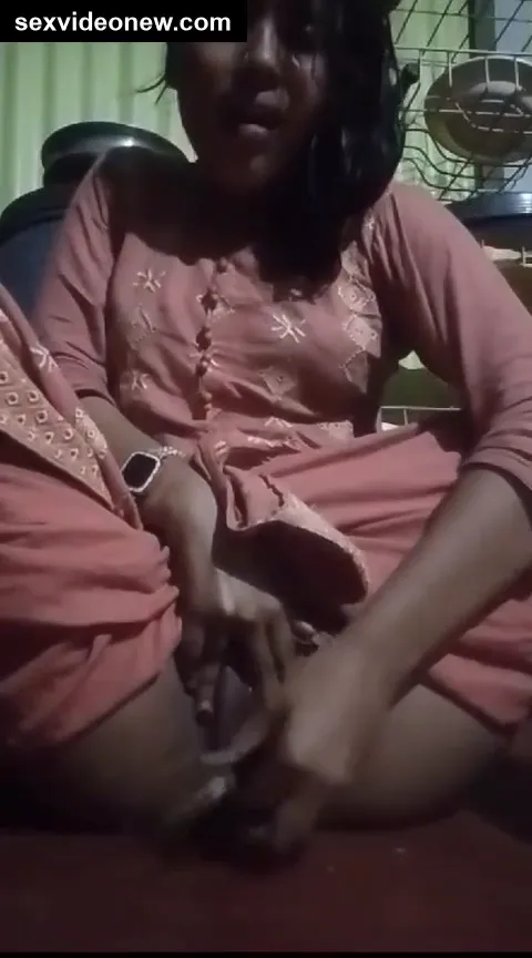 Local boudi having long brinjal in her chut