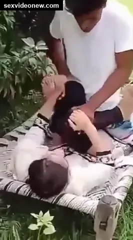 Telugu girl fucked in charpai (Desi village mms)