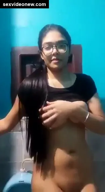 Sexy boobs Indian chashmish girl nude selfie