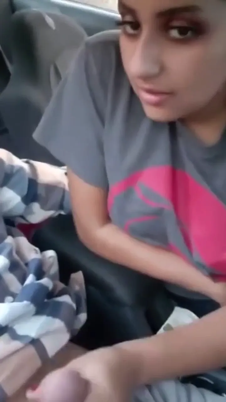 Sexy bhabhi ola driver full garam car blowjob