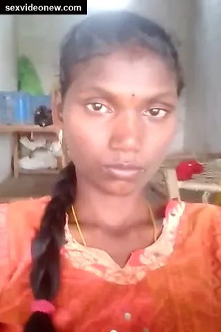Telugu village girl showing black pussy in whatsapp call