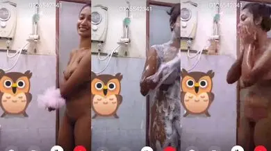 Noida bhabhi shows pussy in xxx bathroom video